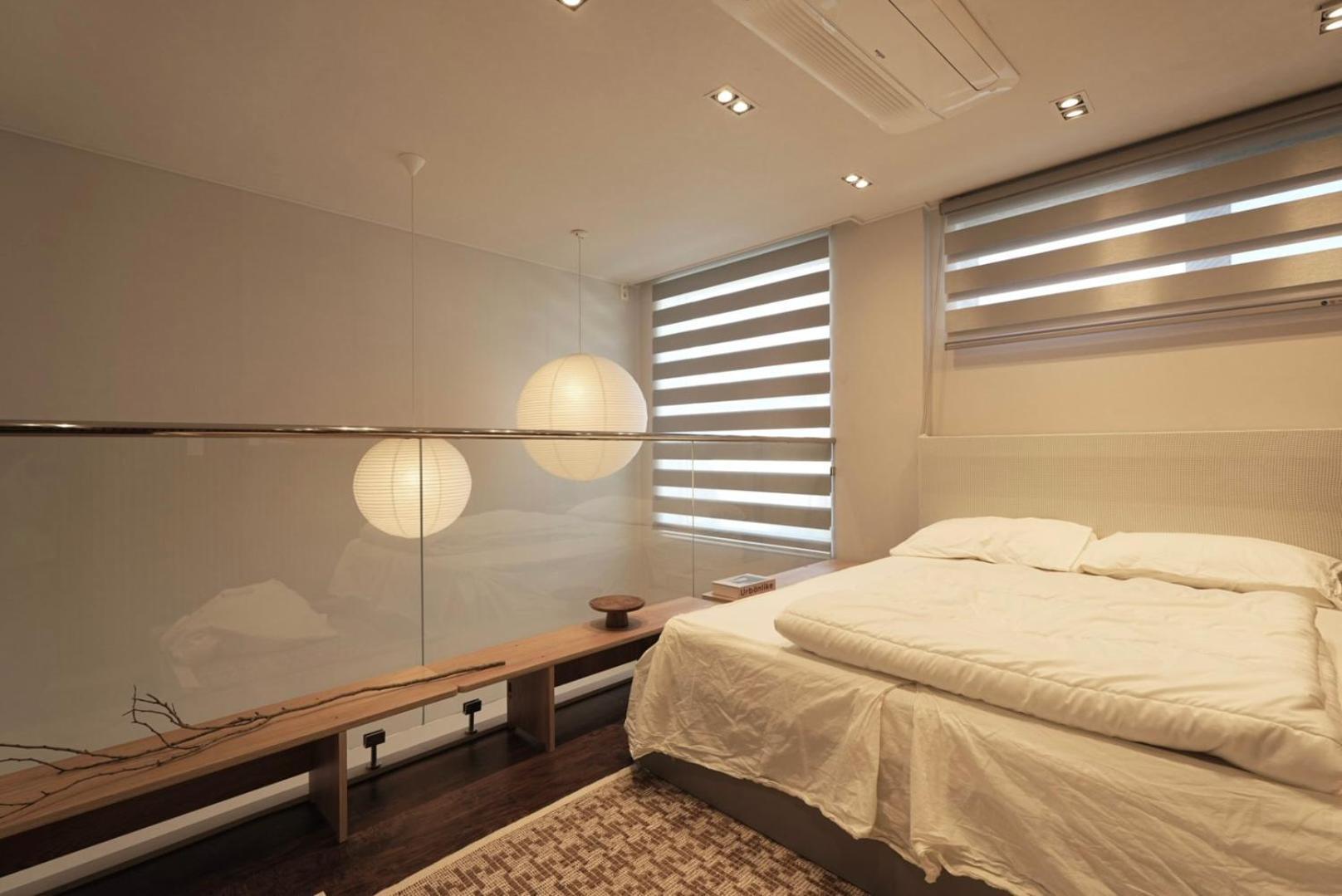 10 Minutes From Seongsu Station, Designer's Duplex Space, Sageunsageun