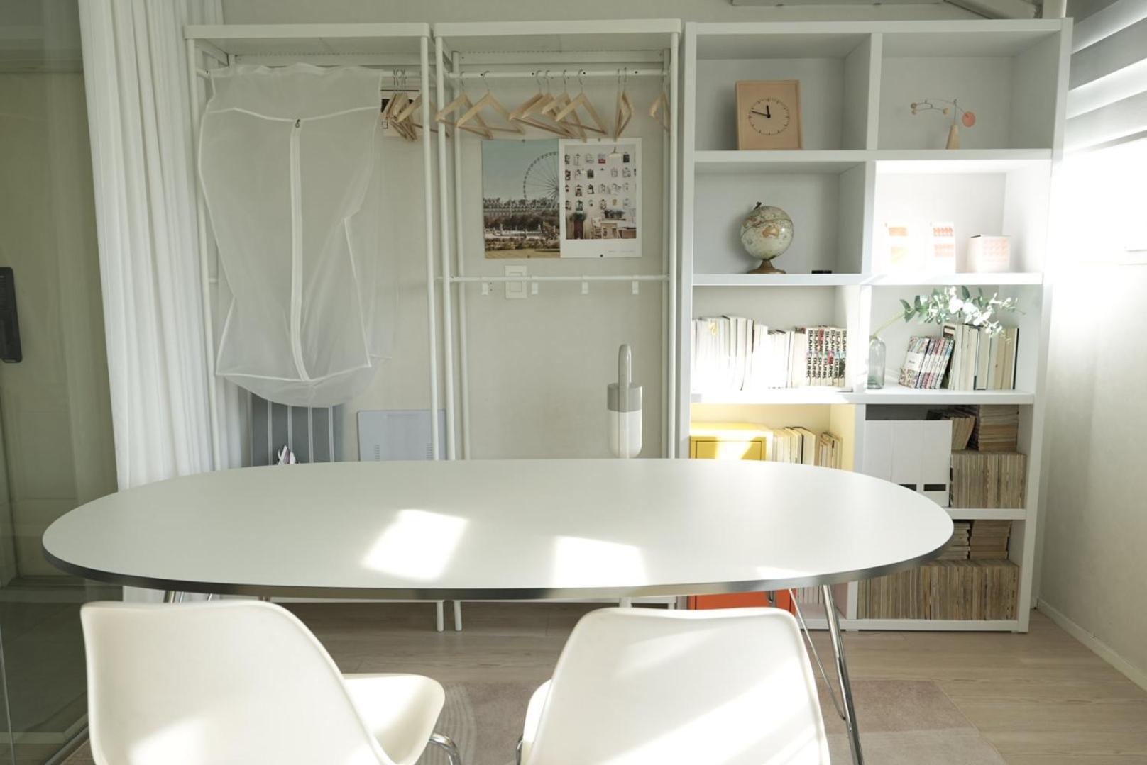 10 Minutes From Seongsu Station, Designer's Duplex Space, Sageunsageun Apartment Seoul