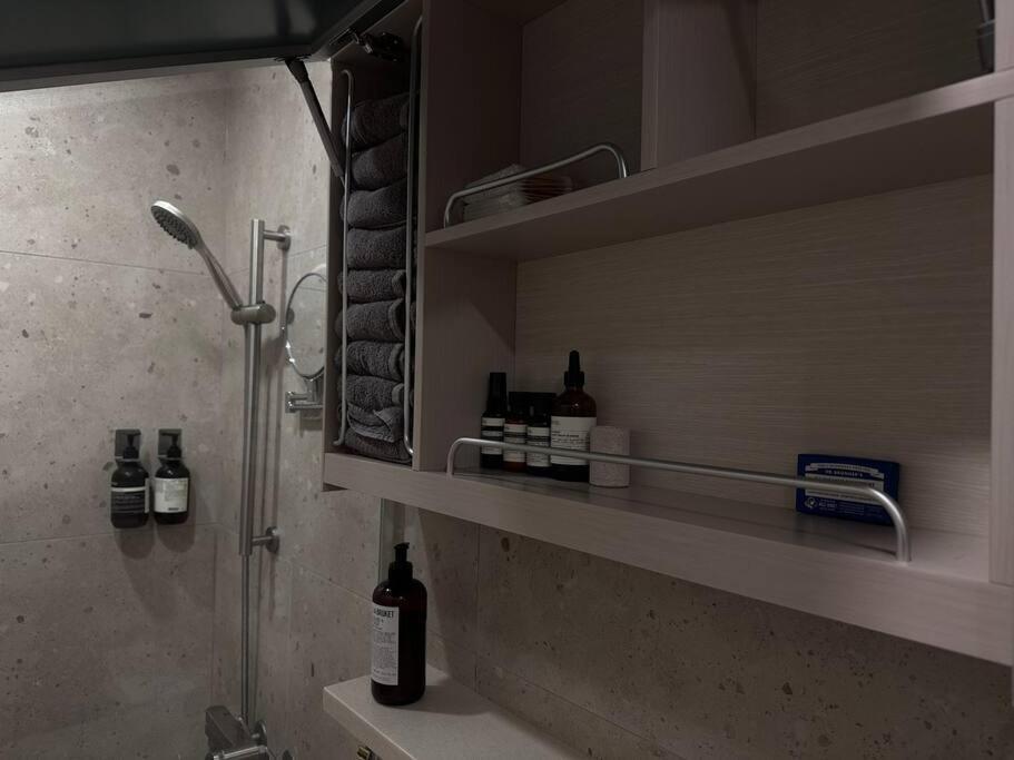 Apartment 10 Minutes From Seongsu Station, Designer's Duplex Space, Sageunsageun