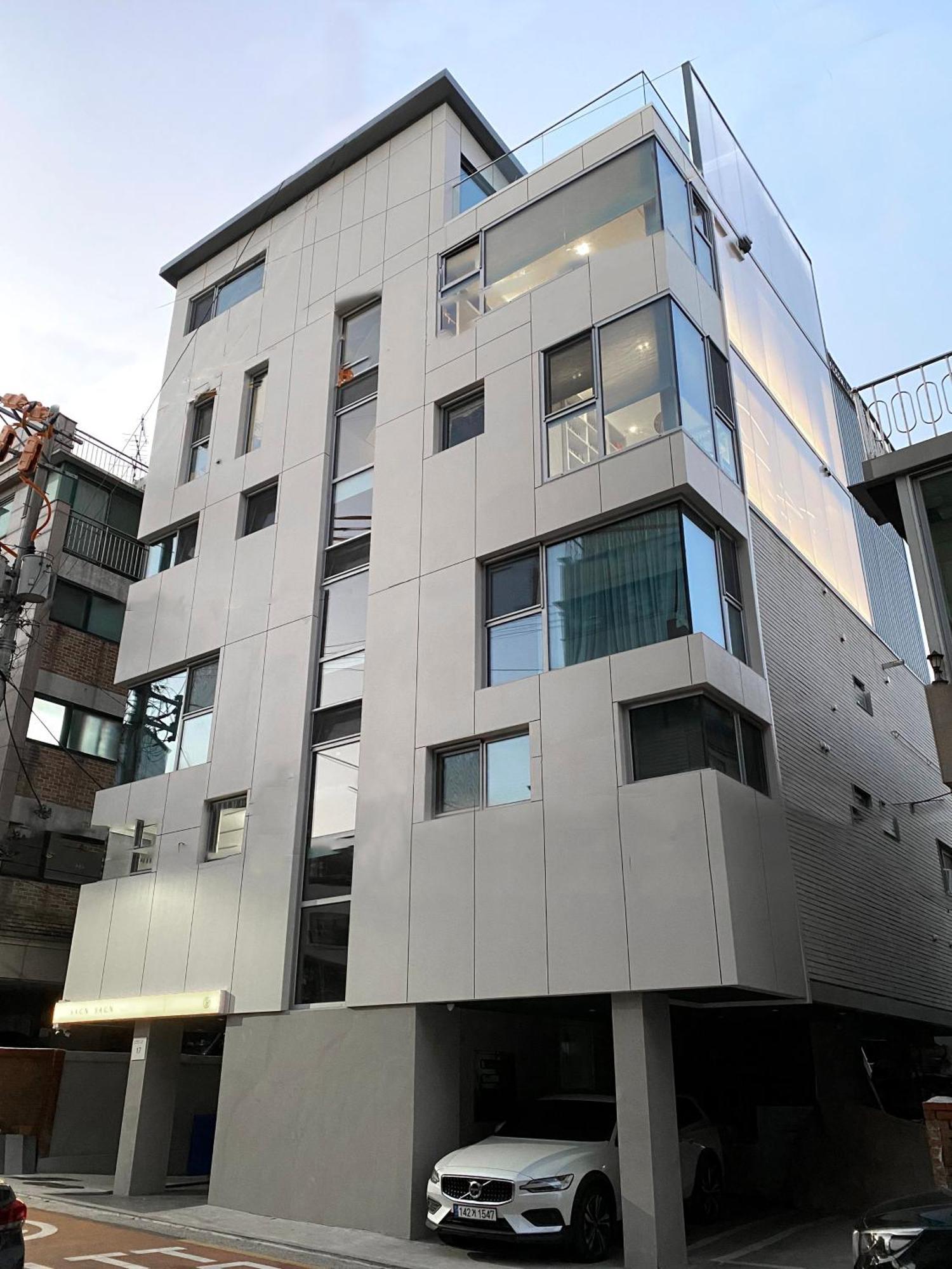 10 Minutes From Seongsu Station, Designer's Duplex Space, Sageunsageun Apartment Seoul
