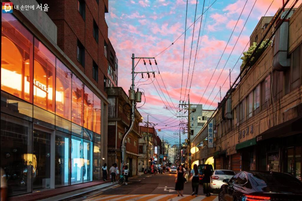 10 Minutes From Seongsu Station, Designer's Duplex Space, Sageunsageun *